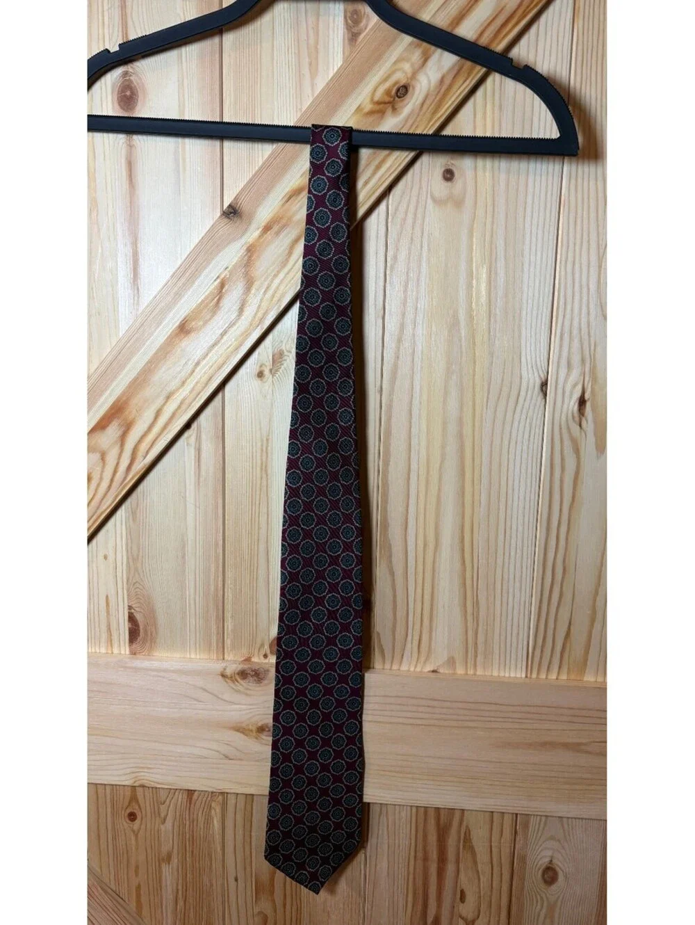Hastings Bay Burgundy Silk Men's Tie with Circular Pattern